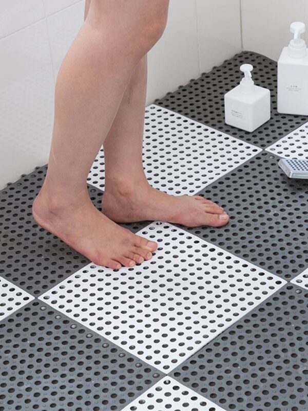 Non-Slip Bathroom Silicon Mat (Imported) - Image 3
