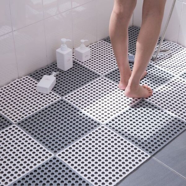 Non-Slip Bathroom Silicon Mat (Imported) - Image 4