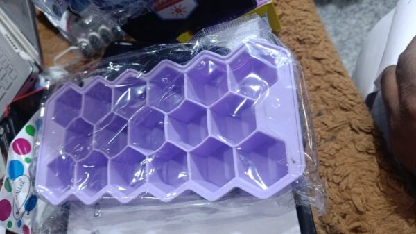17 HOLE ICE TRAY - Image 5